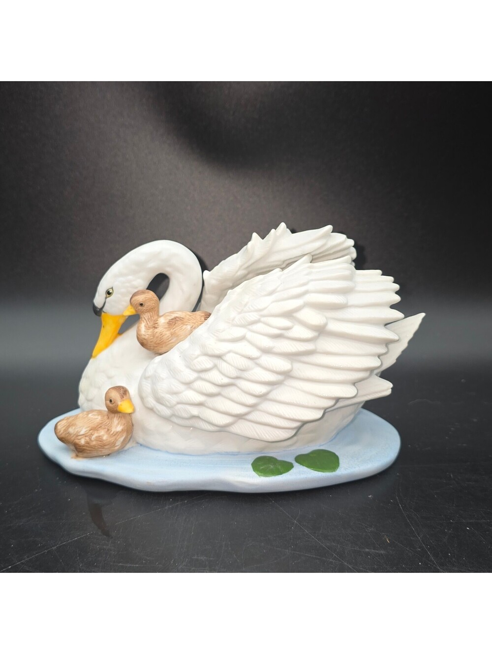 Vintage Homco Porcelain Swan with Cygnets Figurine 1427 Made In Thailand 7"